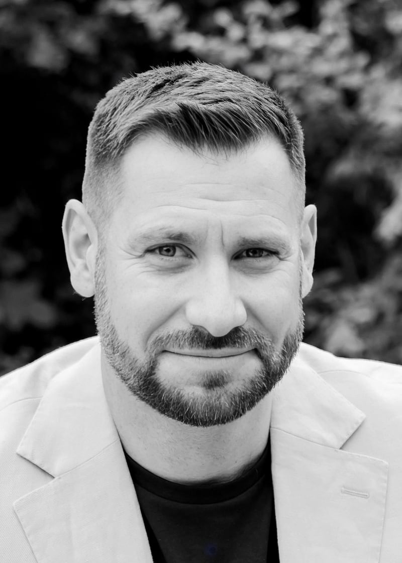 Portrait of Brad Wendes, founder of Brad’s Workplaces